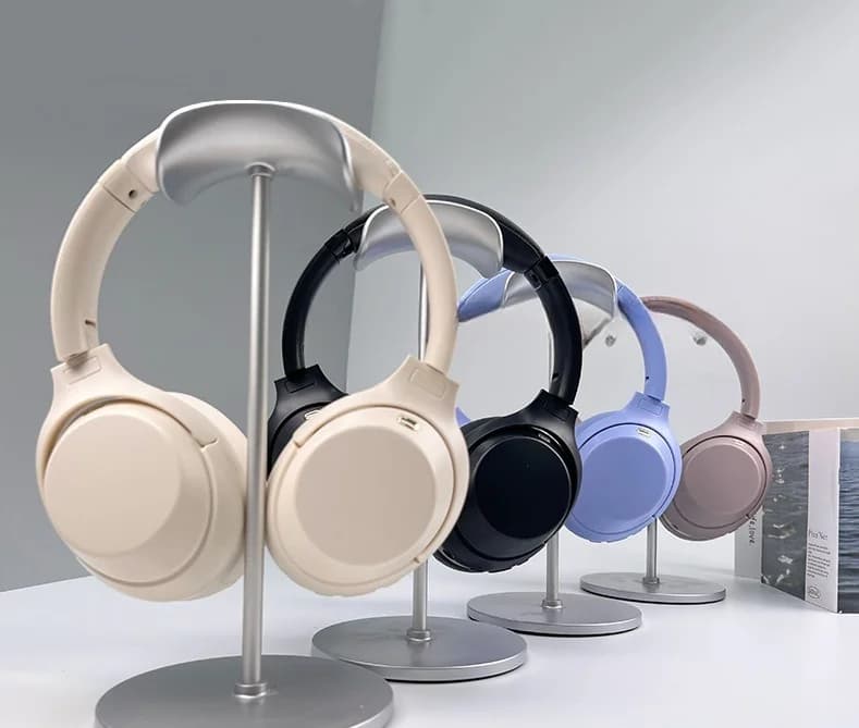 Безжични Bluetooth слушалки тип „over-ear“ с активно шумопотискане