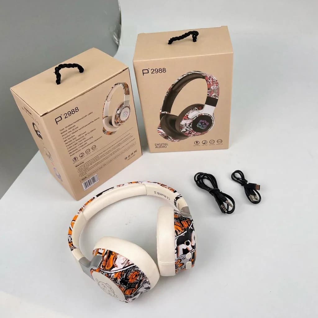 Bluetooth слушалки тип „over-ear“ с графити дизайн, RGB осветление и микрофон