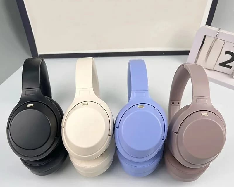 Безжични Bluetooth слушалки тип „over-ear“ с активно шумопотискане