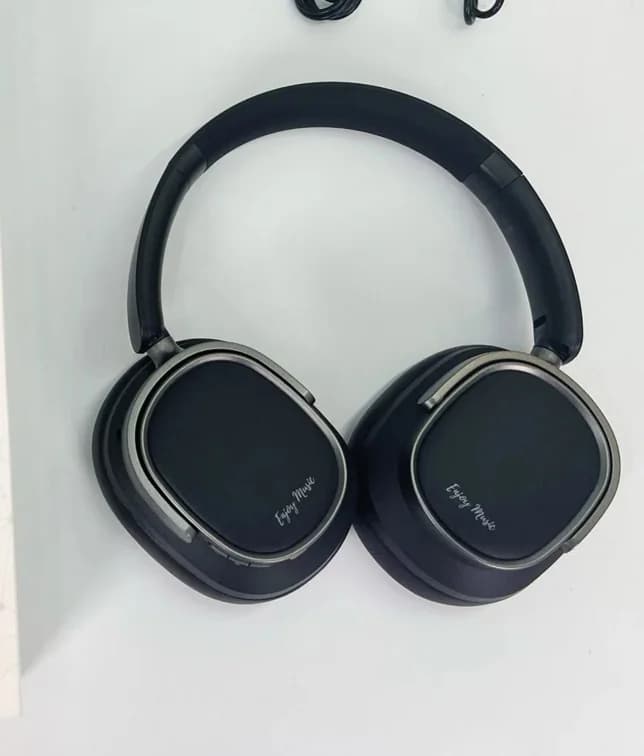 Ретро Bluetooth слушалки тип „на ушите“ с активно шумопотискане