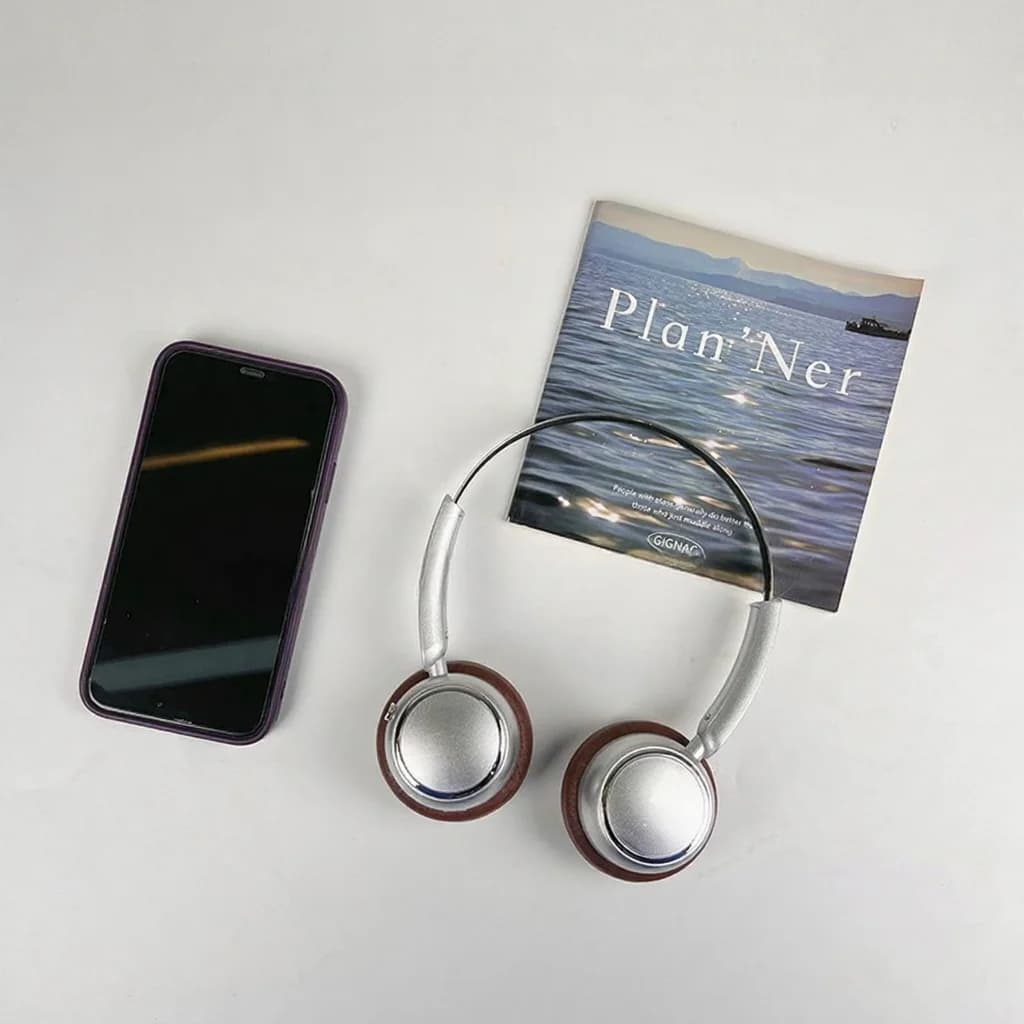 Ретро безжични слушалки на ухо с FM радио и Bluetooth 5.4