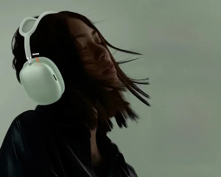 Слушалки тип „over-ear“ с Bluetooth 5.4, въртящо копче и FM радио